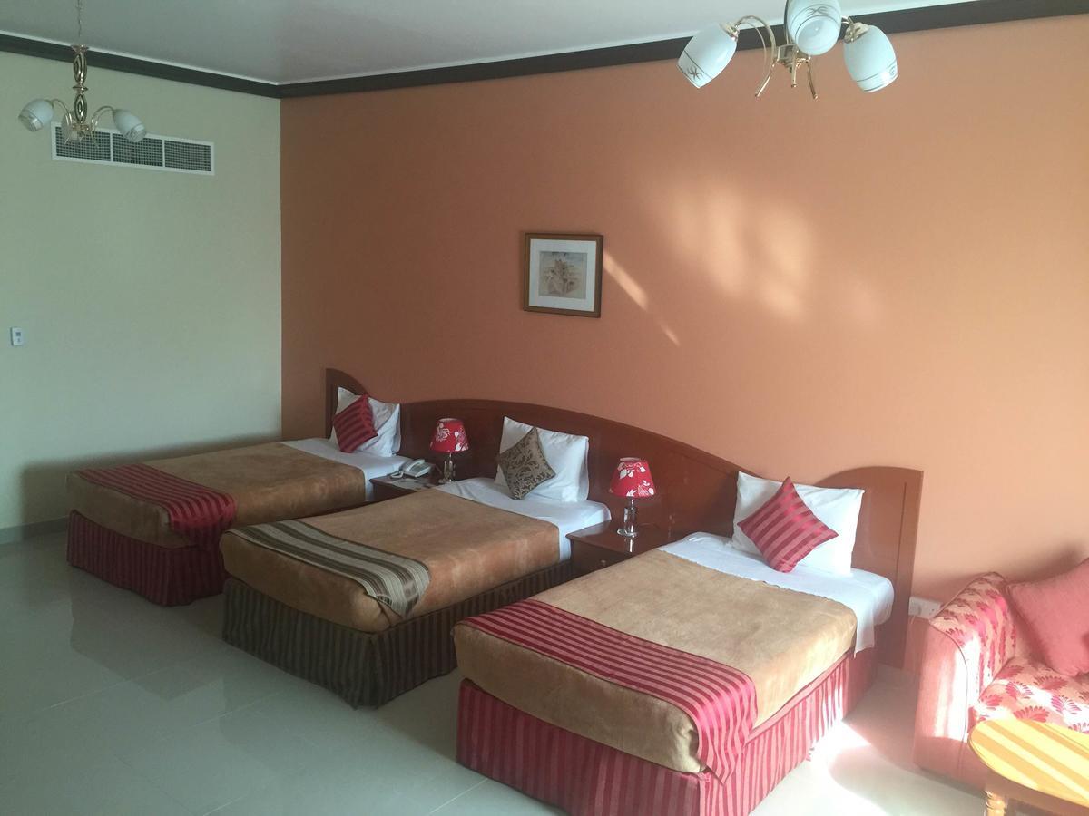 Summer Land Hotel Apartment Шарджа Экстерьер фото