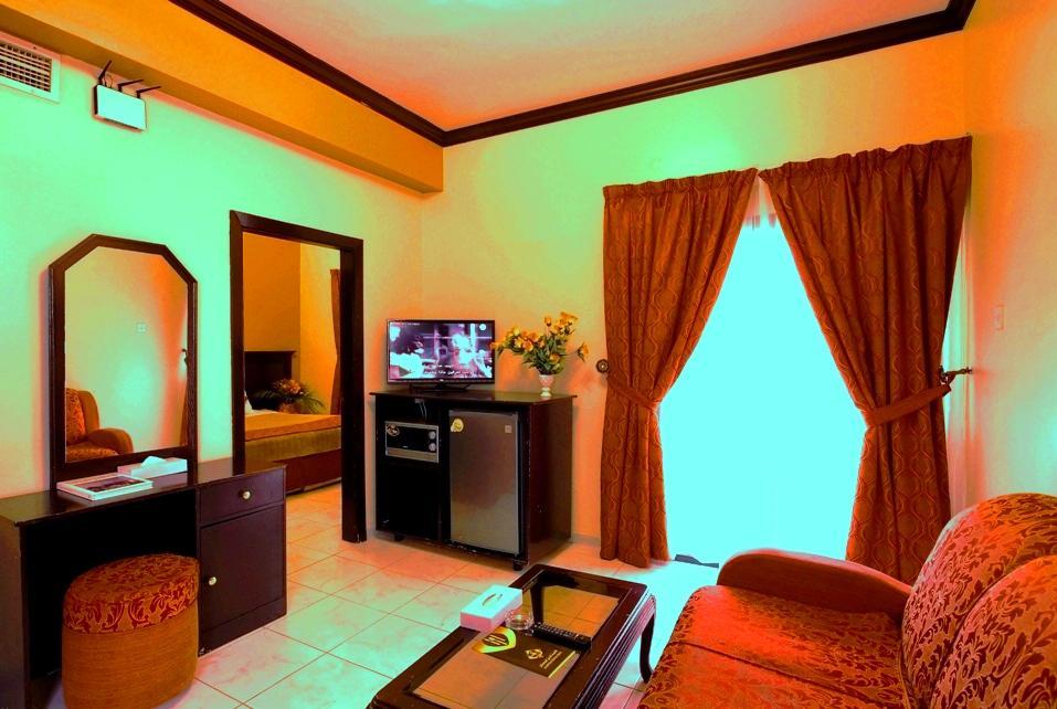 Summer Land Hotel Apartment Шарджа Экстерьер фото